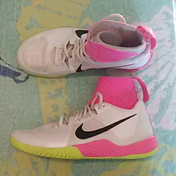 Nike Shoes - Women's Nike